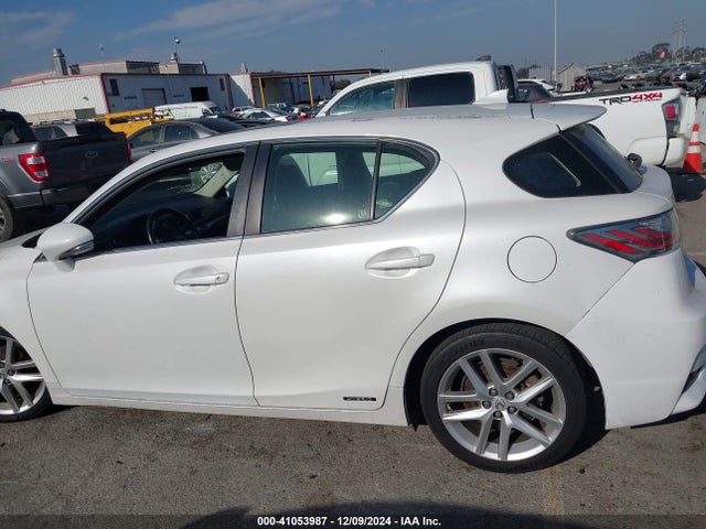 Lexus CT 200H 2014 JTHKD5BH8E2182179 Image 14