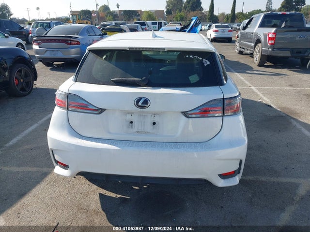 Lexus CT 200H 2014 JTHKD5BH8E2182179 Image 16