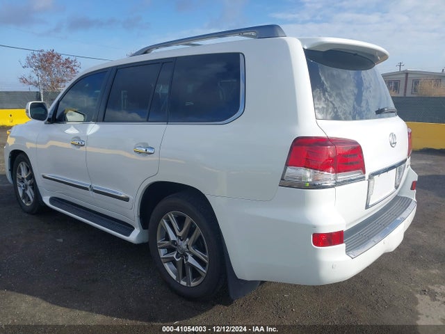 2014 LEXUS LX 570 JTJHY7AX1E4156822 Photo 2