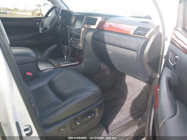 2014 LEXUS LX 570 JTJHY7AX1E4156822 Photo 4