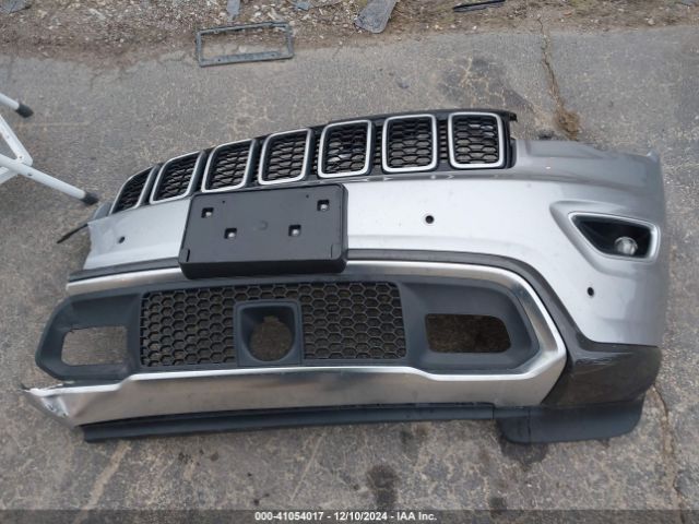 1C4RJFBG5JC237522 Jeep Grand Cherokee Sterling Edition 4x4