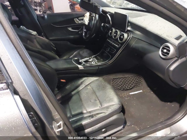 WDDWF4KB5HR244674 Mercedes-Benz C 300 4matic/luxury 4matic/sport 4matic