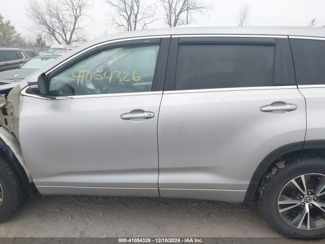 Toyota Highlander Xle V6 2016 5TDJKRFH2GS342069 Image 14