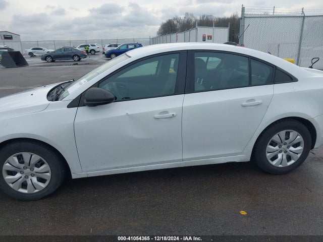 1G1PA5SH7F7124674 Chevrolet Cruze Ls Auto