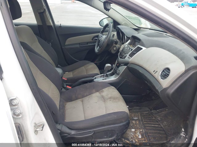 1G1PA5SH7F7124674 Chevrolet Cruze Ls Auto