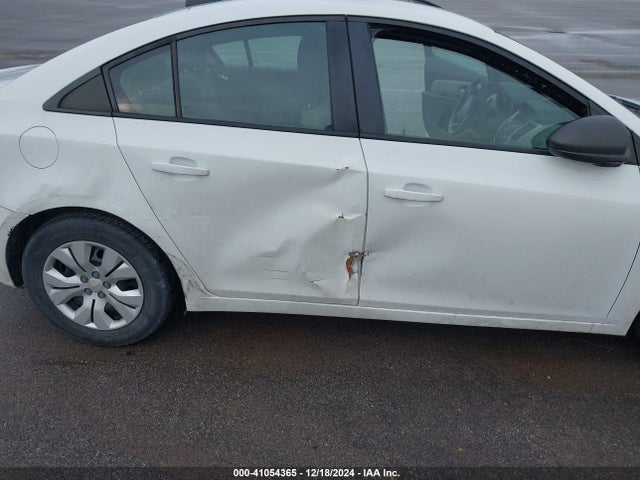 1G1PA5SH7F7124674 Chevrolet Cruze Ls Auto