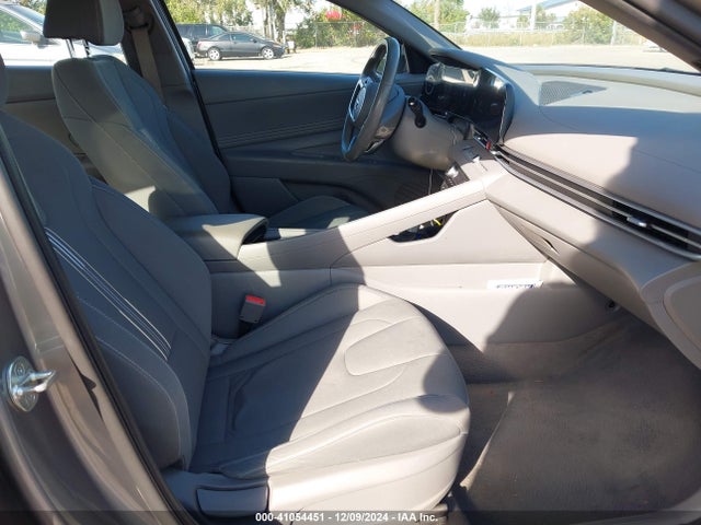 KMHLS4AG5PU461624 Hyundai ELANTRA SEL
