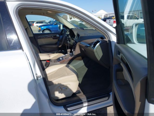 WA1LFAFP0EA054545 Audi Q5 2.0t Premium
