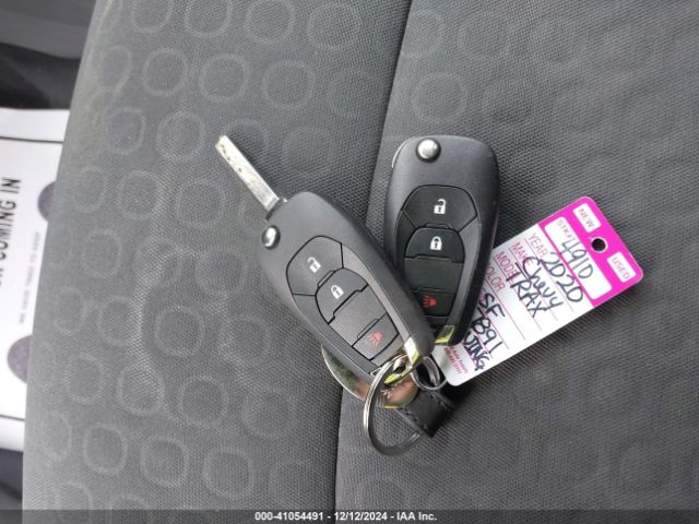 KL7CJKSB3LB327891 Chevrolet Trax Fwd Ls