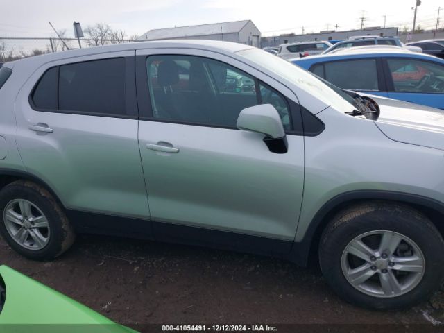 KL7CJKSB3LB327891 Chevrolet Trax Fwd Ls