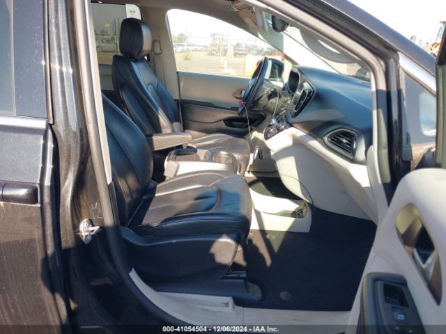 2C4RC1BG9HR544223 Chrysler Pacifica Touring-l