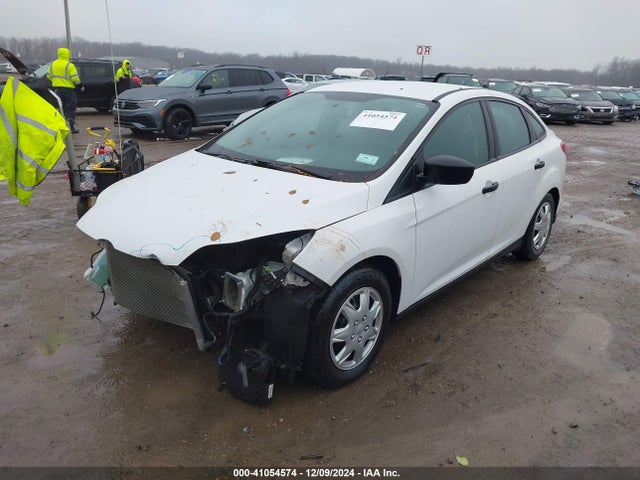 Ford FOCUS S 2014 1FADP3E20EL371129 Image 2