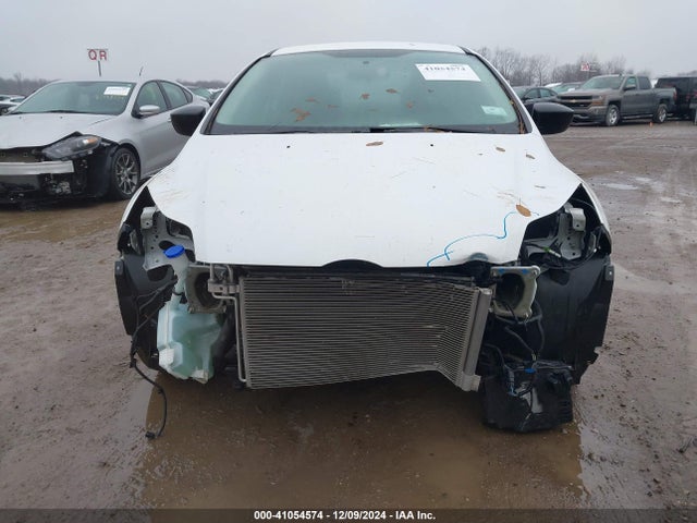 Ford FOCUS S 2014 1FADP3E20EL371129 Image 6