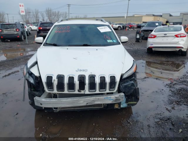 1C4PJMCS2HW500153 Jeep Cherokee Latitude 4x4