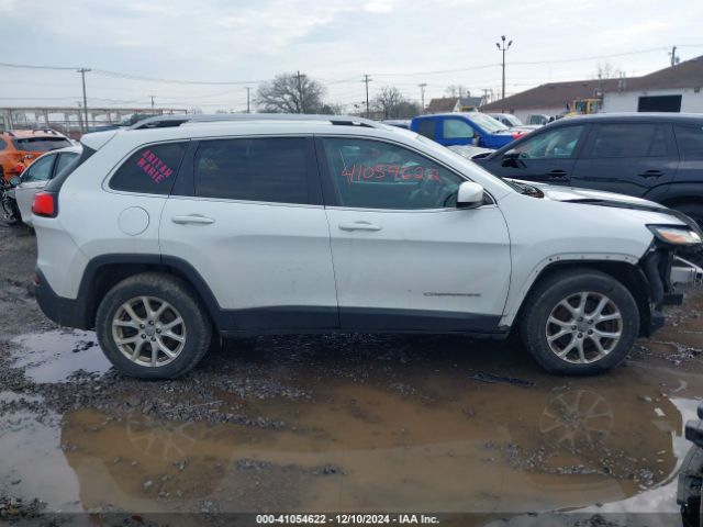 1C4PJMCS2HW500153 Jeep Cherokee Latitude 4x4