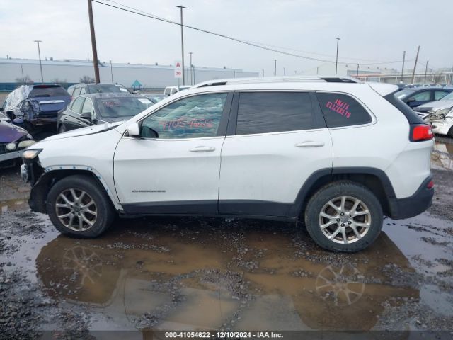 1C4PJMCS2HW500153 Jeep Cherokee Latitude 4x4