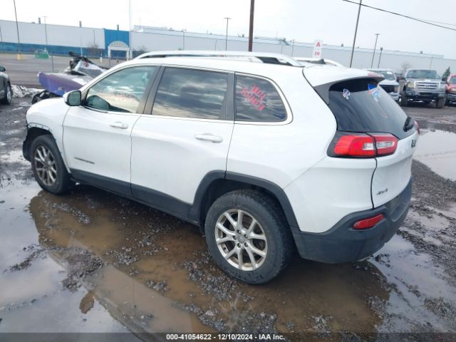 1C4PJMCS2HW500153 Jeep Cherokee Latitude 4x4