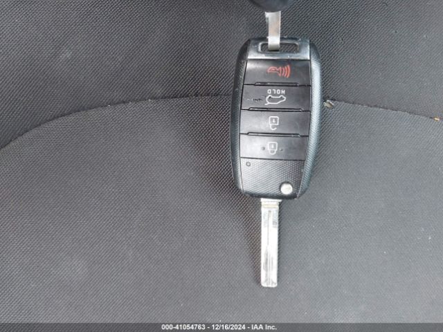 KNDJN2A23G7258581 KIA Soul !