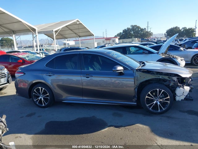 4T1B11HK0JU546451 Toyota CAMRY SE