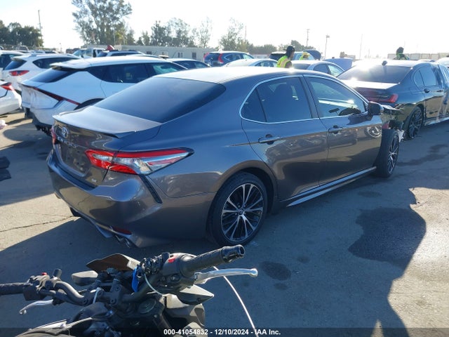 4T1B11HK0JU546451 Toyota CAMRY SE