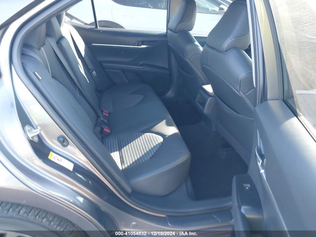 4T1B11HK0JU546451 Toyota CAMRY SE