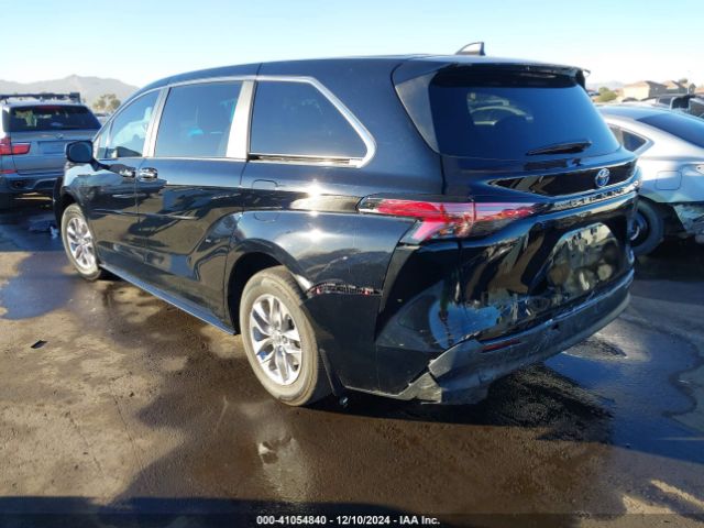 5TDYRKEC7NS128893 Toyota SIENNA XLE