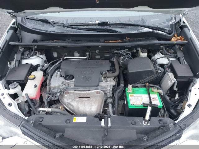 2T3BFREV8GW492928 Toyota RAV4 LE