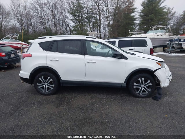 Toyota RAV4 LE 2016 2T3BFREV8GW492928 Image 13