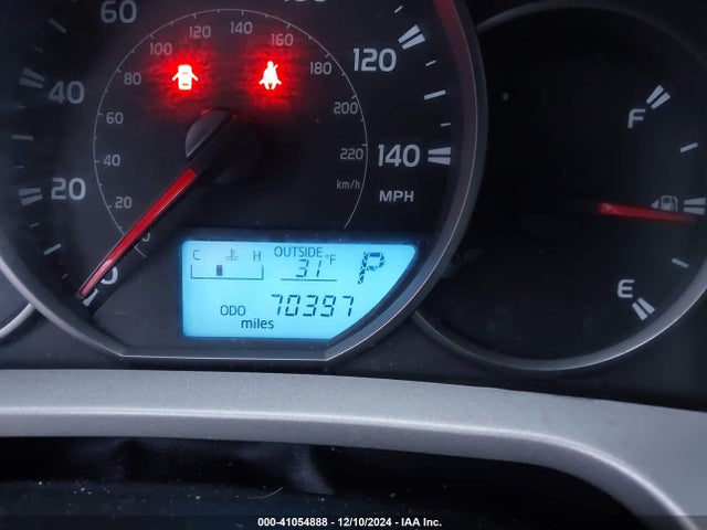 2T3BFREV8GW492928 Toyota RAV4 LE