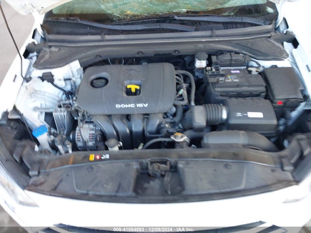 Hyundai ELANTRA SEL 2018 5NPD84LF0JH328072 Image 10