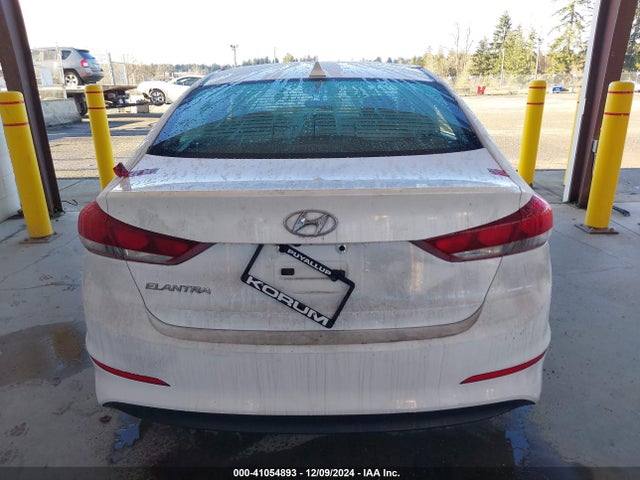 Hyundai ELANTRA SEL 2018 5NPD84LF0JH328072 Image 15
