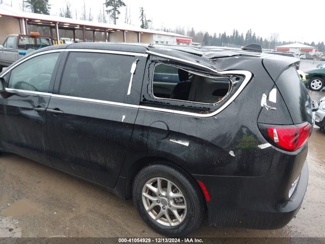 2C4RC1CG2NR166031 Chrysler Voyager Lx