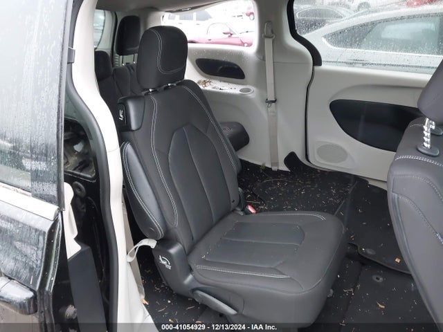 2C4RC1CG2NR166031 Chrysler Voyager Lx