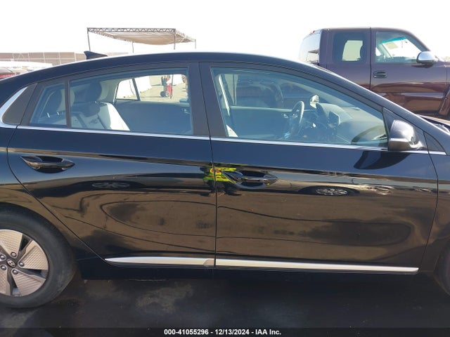 KMHC75LC1MU256055 Hyundai Ioniq Hybrid Se