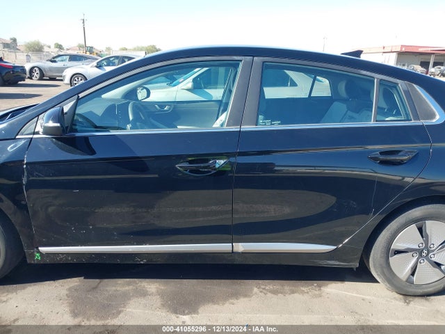 KMHC75LC1MU256055 Hyundai Ioniq Hybrid Se