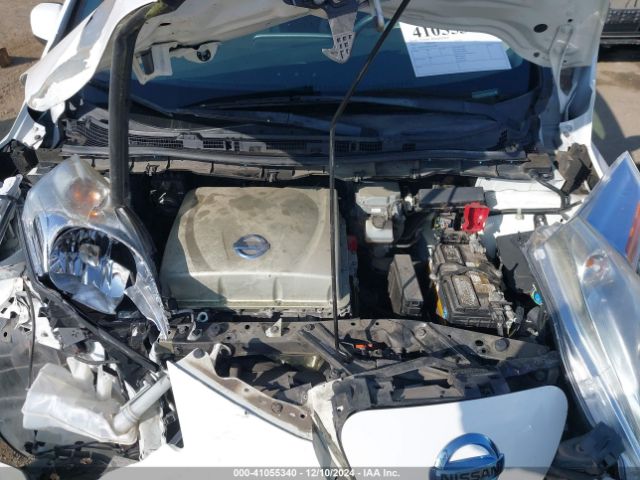 1N4AZ0CP0FC303084 Nissan LEAF S
