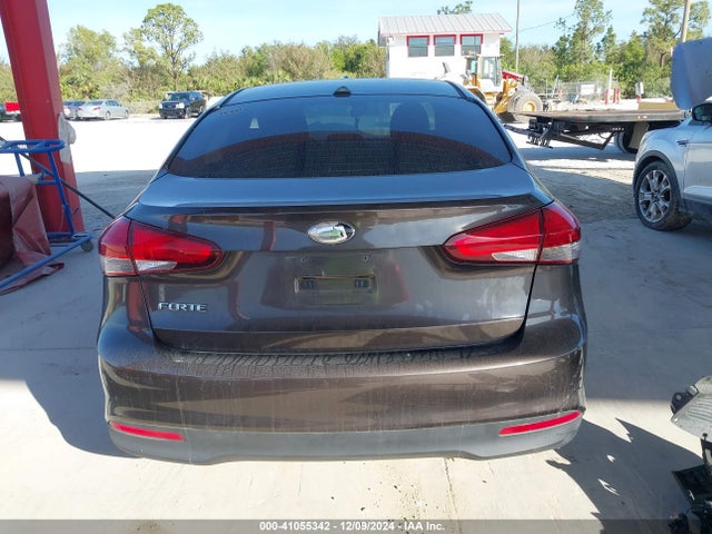KIA FORTE LX 2017 3KPFK4A79HE156497 Image 17