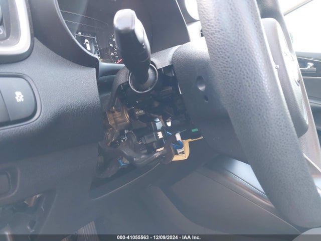 5XYPGDA52HG324164 KIA Sorento 3.3l Lx