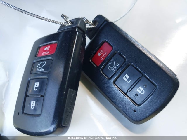 JTMRFREV8JD238123 Toyota Rav4 Adventure/xle