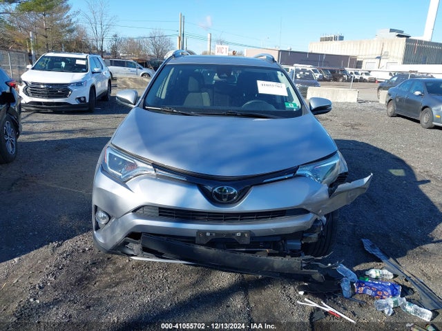 JTMRFREV8JD238123 Toyota Rav4 Adventure/xle