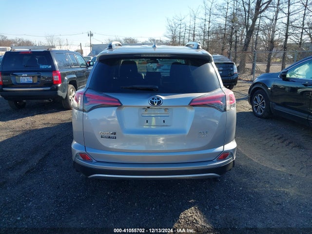 JTMRFREV8JD238123 Toyota Rav4 Adventure/xle