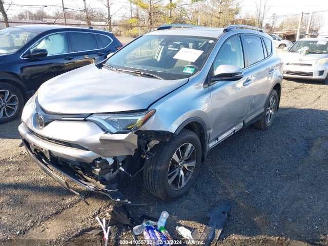 JTMRFREV8JD238123 Toyota Rav4 Adventure/xle