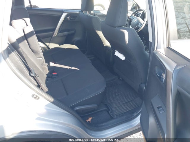 JTMRFREV8JD238123 Toyota Rav4 Adventure/xle