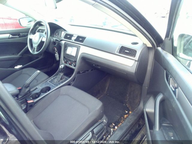 1VWAT7A38FC073585 Volkswagen Passat 1.8t S