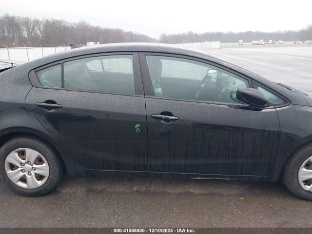KIA FORTE LX 2017 3KPFK4A71HE047550 Image 13