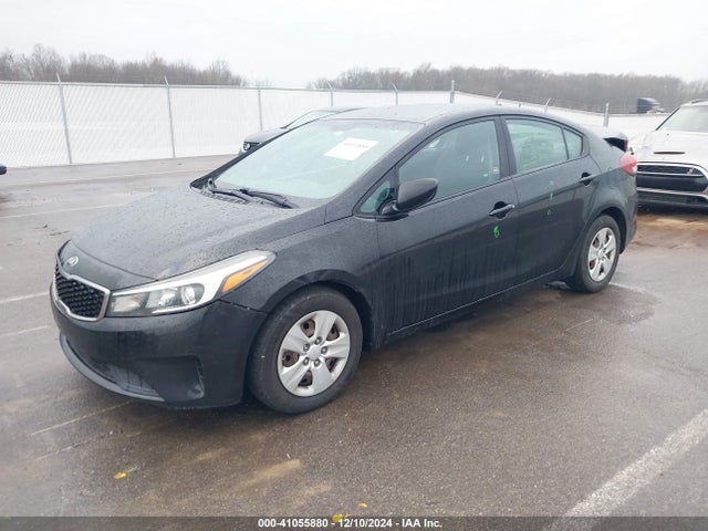 KIA FORTE LX 2017 3KPFK4A71HE047550 Image 2