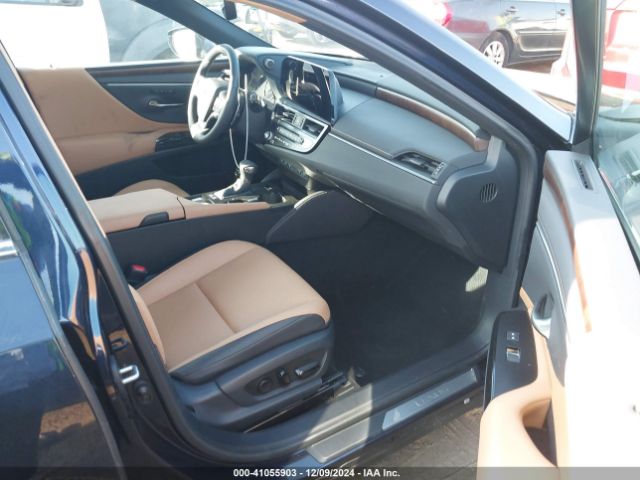 58ADA1C1XRU039875 Lexus ES 300H