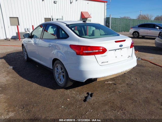 Ford FOCUS SE 2016 1FADP3F24GL290815 Image 3