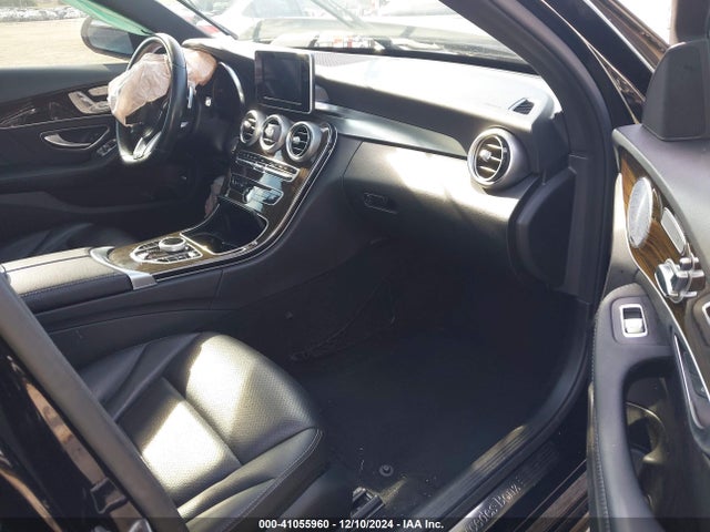 55SWF4JB8JU276153 Mercedes-Benz C 300