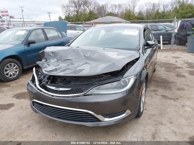 Chrysler 200 Limited 2015 1C3CCCABXFN652873 Image 2